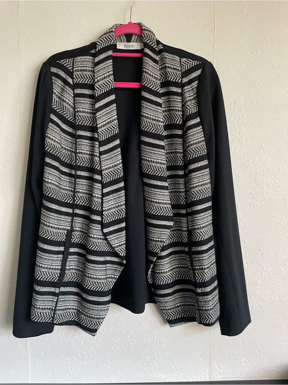 🎁3/$30 Ricki's Black & White Draped Open Front Jacket/ Blazer